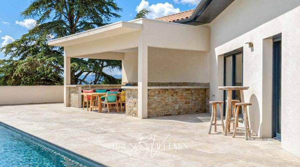 VILLA D'ARCHITECTE * DPE A/A * SECTEUR RÉSIDENTIEL RECHERCHÉ