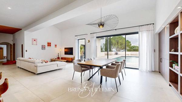 VILLA D'ARCHITECTE * DPE A/A * SECTEUR RÉSIDENTIEL RECHERCHÉ