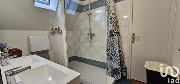 Maison traditionnelle 7 pièces de 201 m² à Aubas (24290)