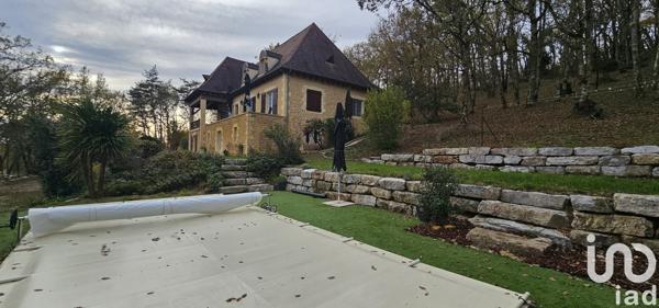 Maison traditionnelle 7 pièces de 201 m² à Aubas (24290)