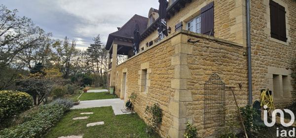 Maison traditionnelle 7 pièces de 201 m² à Aubas (24290)