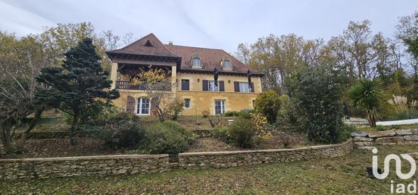 Maison traditionnelle 7 pièces de 201 m² à Aubas (24290)