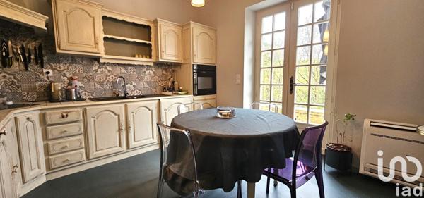 Maison traditionnelle 7 pièces de 201 m² à Aubas (24290)