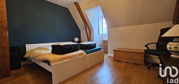 Maison traditionnelle 7 pièces de 201 m² à Aubas (24290)