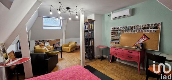 Maison traditionnelle 7 pièces de 201 m² à Aubas (24290)