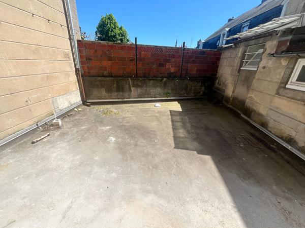 3 pièces entièrement rénové avec terrasse privative - centre ville de Dourdan