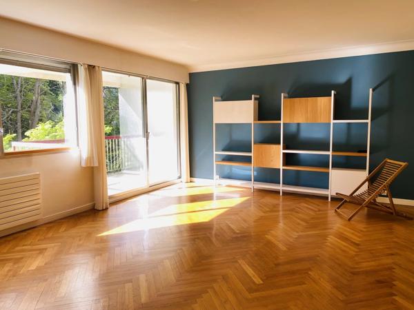 Vente                                                      Appartement
                        
                     3 pièces                      109 m2                     à Nantes