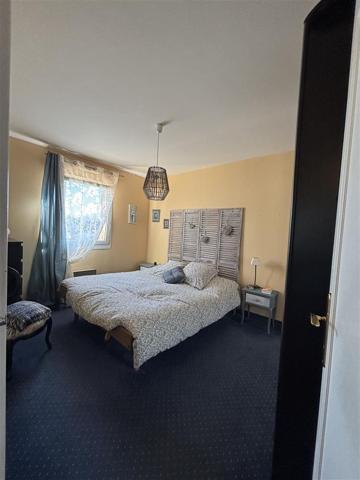 APPARTEMENT AU DERNIER ETAGE Laval APPARTEMENT AU DERNIER ETAGE Laval