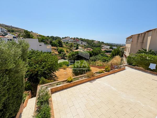 Maison Marseille 153 - Sur les Hauteurs, Maison de 2007 sur parcelle de 802m2 avec 3 chambres terrasse et garage