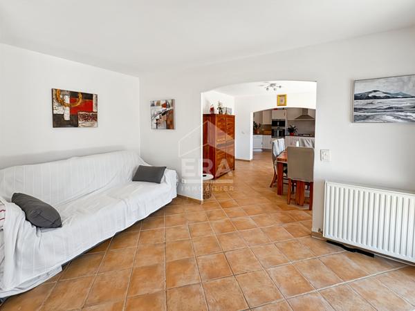 Maison Marseille 153 - Sur les Hauteurs, Maison de 2007 sur parcelle de 802m2 avec 3 chambres terrasse et garage