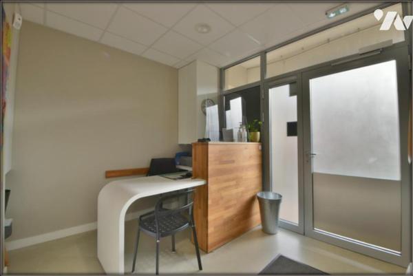 LOCAL COMMERCIAL 75m2 LE RHEU CENTRE VILLE