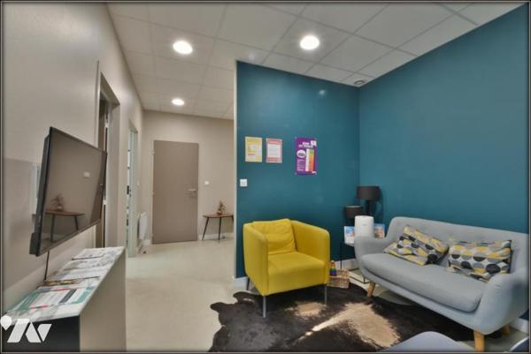 LOCAL COMMERCIAL 75m2 LE RHEU CENTRE VILLE