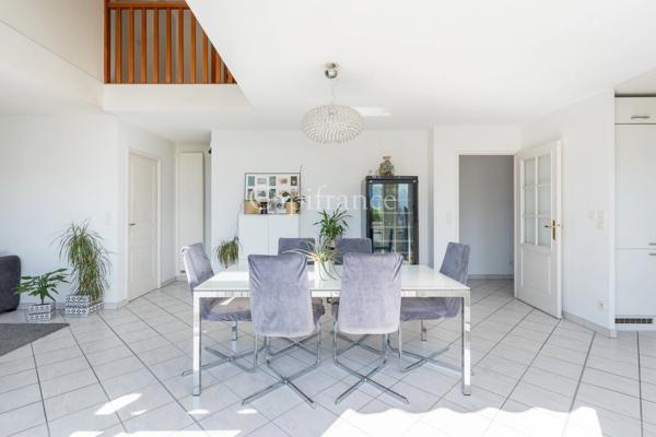 Rare T5 duplex en attique, garage, hypercentre ANNECY (74)