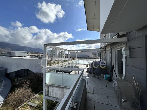 Rare T5 duplex en attique, garage, hypercentre ANNECY (74)