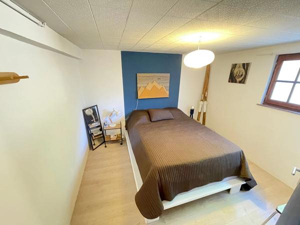 Maison de 6 chambres avec piscine, parc paysager et vue dégagée, près de La Réole