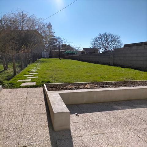 Maison familiale entièrement rénovée avec jardin clos, véranda et garage- La Salle de Vihiers