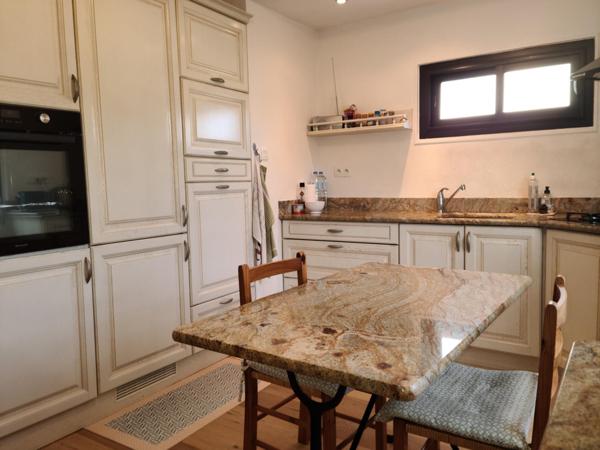 Maison de charme 3 / 4 chambres, garage et jardin.