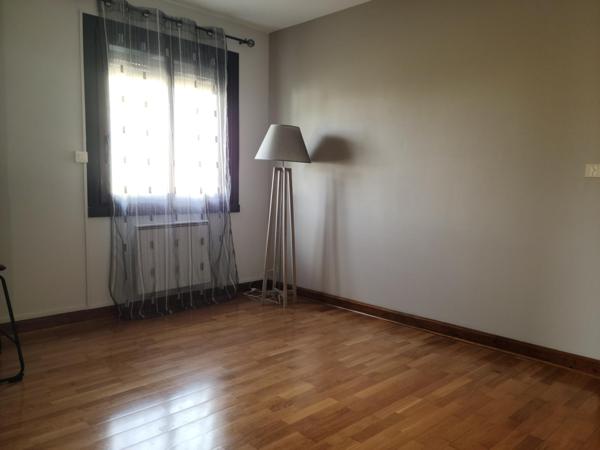 Maison de charme 3 / 4 chambres, garage et jardin.