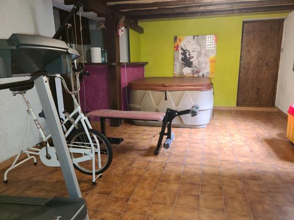 Maison de charme 3 / 4 chambres, garage et jardin.