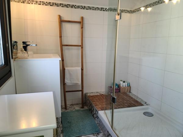 Maison de charme 3 / 4 chambres, garage et jardin.