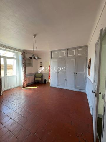 Maison 10 pièce(s) 6 chambre(s) 258 m²