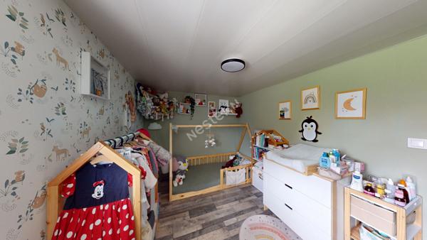 Maison située entre CHALON-SUR-SAONE et LONS-LE-SAUNIER proche LOUHANS et ses 157 arcades à 25 minutes de l'autoroute A39 et 30 minutes de l'A6