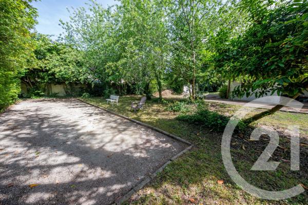 Maison à vendre  6 pièces - 222,20 m2 LE HAILLAN - 33