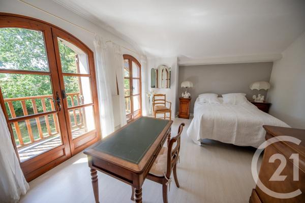 Maison à vendre  6 pièces - 222,20 m2 LE HAILLAN - 33