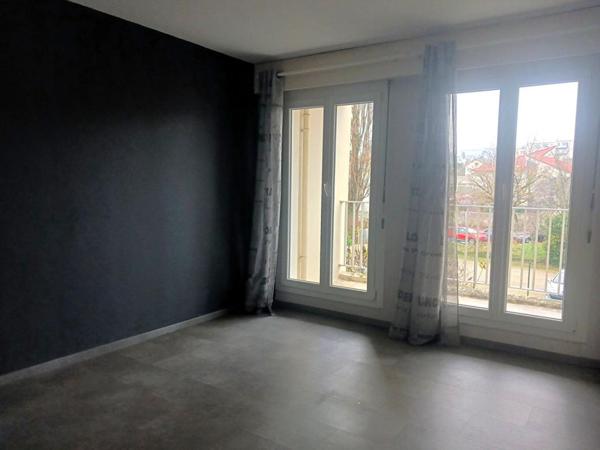 Appartement Lons Le Saunier 2 pièces ascenseur et balcon