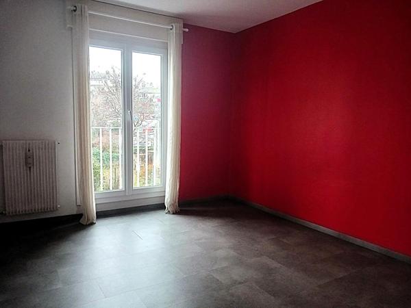 Appartement Lons Le Saunier 2 pièces ascenseur et balcon
