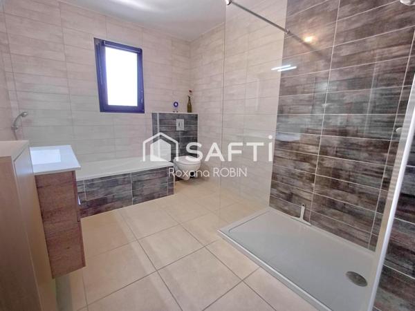 Maison de 2022 de  83m2  plein pied 3 chambres un garage