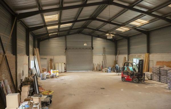 Local Professionnel de 712 m²