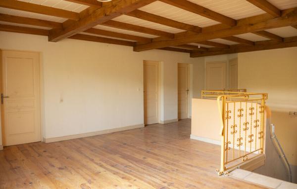 Local Professionnel de 712 m²