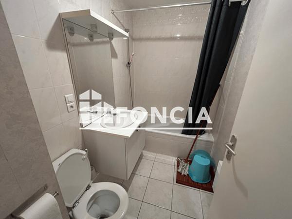 Location Studio meublé 26.53 m² - 33 RUE MARCELLIN BERTHELOT La Roche Sur Yon 85000