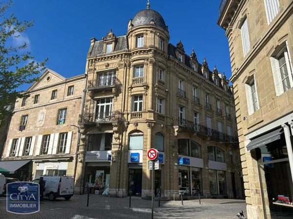 Appartement à louer 4 pièces 124.73m²