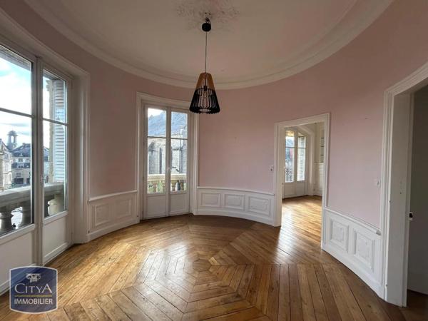 Appartement à louer 4 pièces 124.73m²