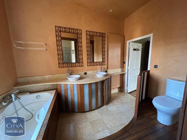 Appartement à louer 4 pièces 124.73m²