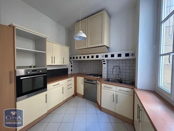 Appartement à louer 4 pièces 124.73m²