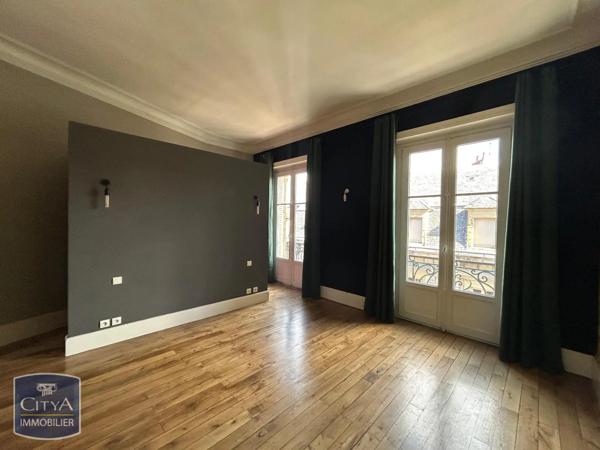 Appartement à louer 4 pièces 124.73m²