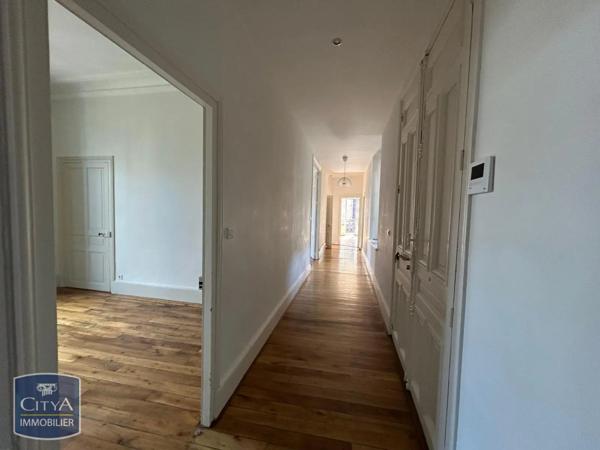 Appartement à louer 4 pièces 124.73m²