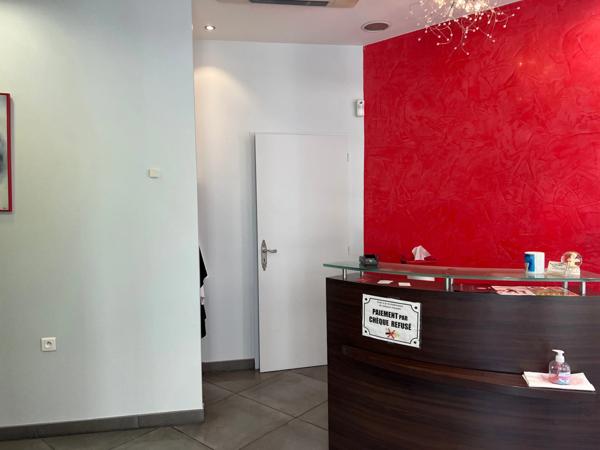 Dpt Savoie (73), à vendre AIX LES BAINS Local commercial 65 m²