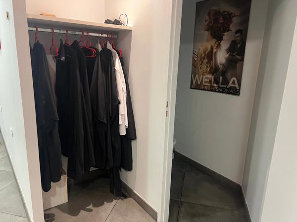 Dpt Savoie (73), à vendre AIX LES BAINS Local commercial 65 m²