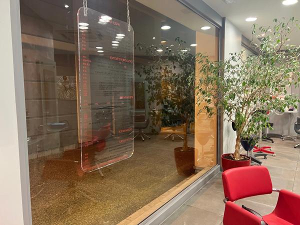 Dpt Savoie (73), à vendre AIX LES BAINS Local commercial 65 m²