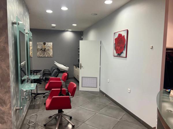 Dpt Savoie (73), à vendre AIX LES BAINS Local commercial 65 m²