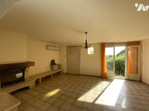  ENTRE  UZES  et ALES - MAS EN PIERRES APPRENTES A RENOVER  AVEC TERRAIN ET VUE DEGAGEE