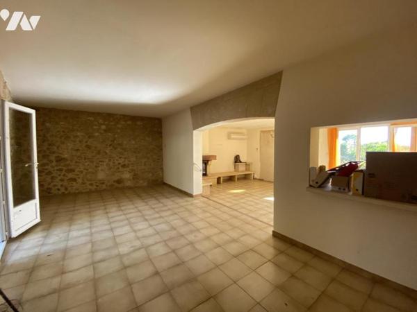  ENTRE  UZES  et ALES - MAS EN PIERRES APPRENTES A RENOVER  AVEC TERRAIN ET VUE DEGAGEE