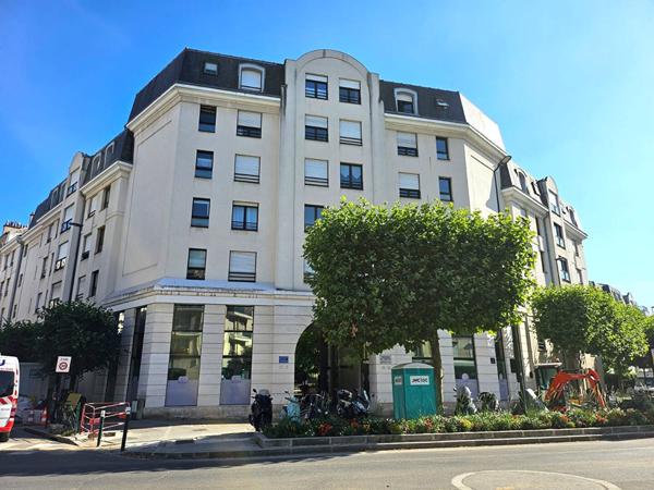 PARKING SÉCURISÉ EN SOUS-SOL - LA GARENNE-COLOMBES