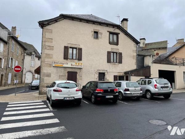 IMMEUBLE / MURS ANCIEN COMMERCE A SAINT CHELY D'APCHER