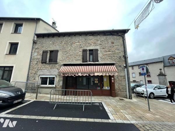 IMMEUBLE / MURS ANCIEN COMMERCE A SAINT CHELY D'APCHER