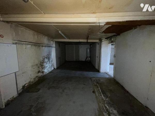 IMMEUBLE / MURS ANCIEN COMMERCE A SAINT CHELY D'APCHER